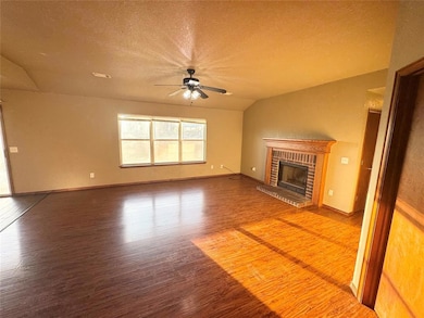 209 Bradgate Dr, Yukon, OK 73099 - photo 4