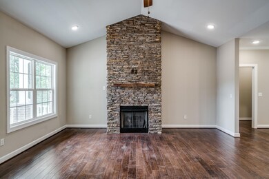 3907 Stonewall Dr, Cookeville, TN 38506 - photo 3