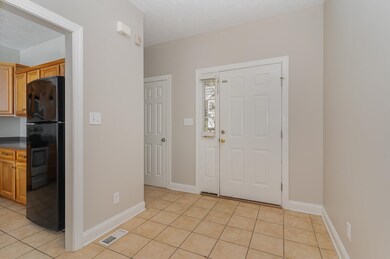 303 Willborough Ave unit 3R, Fayetteville, NC 28303 - photo 4