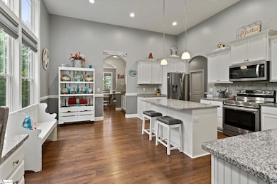 Kitchen - 12ft Ceilings