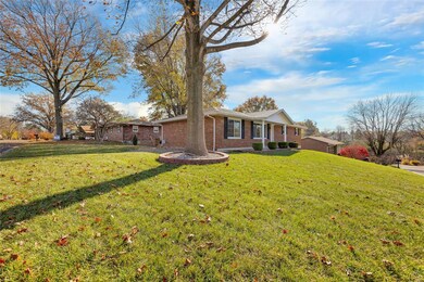 1004 Lincoln Dr, Maryville, IL 62062 - photo 2