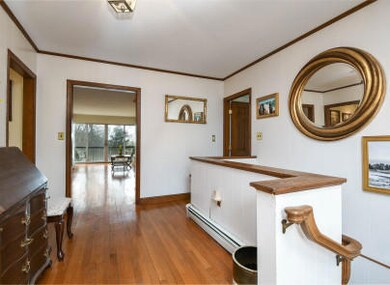 Foyer into House