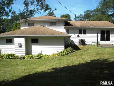 2903 Harmony Dr, Bettendorf, IA 52722 - photo 3