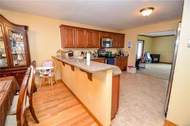 4424 Hoffman Dr, Whitehall, PA 18052 - photo 5