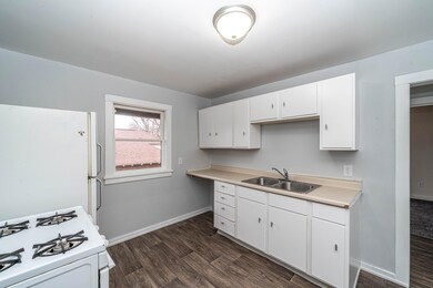 121 Academy St (2 of 11)