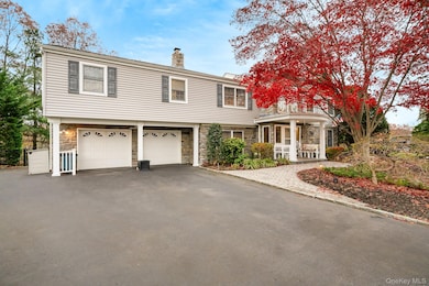 17 Thide Ct, Smithtown, NY 11787 - photo 3