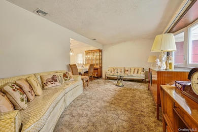 45 Roslyn Rd, Roslyn Heights, NY 11577 - photo 2