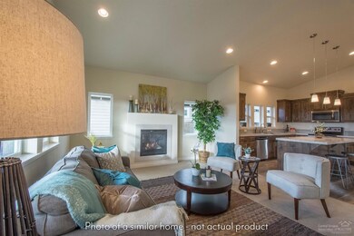 1720 NW Kingwood Ave, Redmond, OR 97756 - photo 3