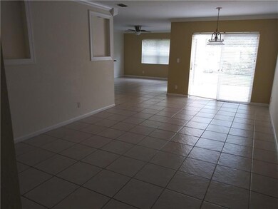 3297 Commodore Living Room