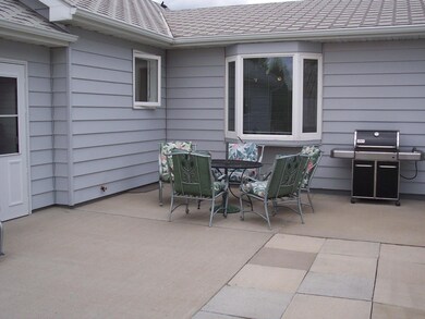 patio by side door<|><|>