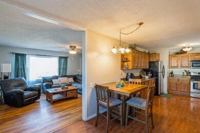 805 E 13th St N, Newton, IA 50208 - photo 6