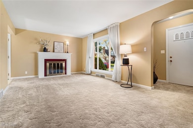 2638 S Graham Cir, Akron, OH 44312 - photo 4