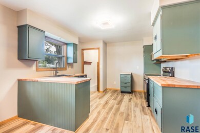 4709 W 38th St, Sioux Falls, SD 57106 - photo 7