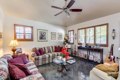 Living Room/Den