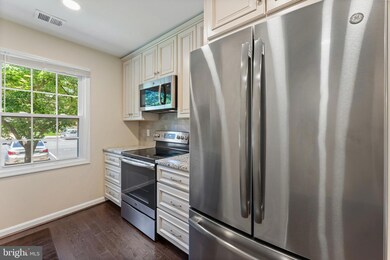 5831 Rexford Dr unit 714, Springfield, VA 22152 - photo 4