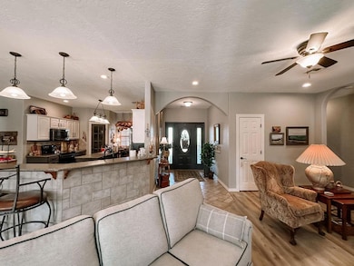 315 N Addison Dr, Hinton, OK 73047 - photo 5