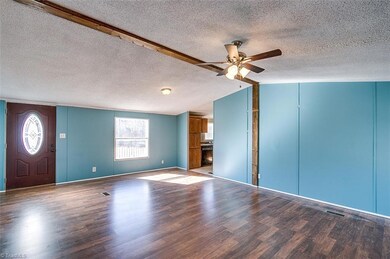 421 Oak View Ln, Asheboro, NC 27205 - photo 5