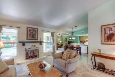 Living Room (2)
