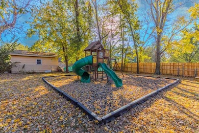 1626 N 14th St, Arkansas City, KS 67005 - photo 5