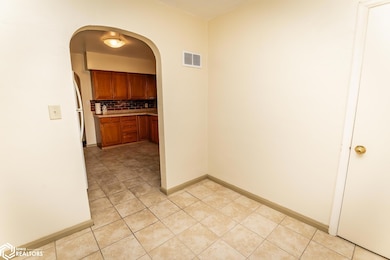 1411 S Center St, Marshalltown, IA 50158 - photo 7