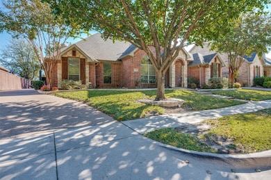 7717 Frio River Rd, Arlington, TX 76001 - photo 2
