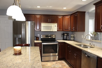 11 Orange St, West Springfield, MA 01089 - photo 6