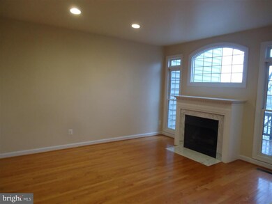 4552 Fair Valley Dr, Fairfax, VA 22033 - photo 6