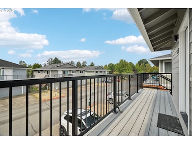 1495 NE Kane Dr unit 4, Gresham, OR 97030 - photo 5