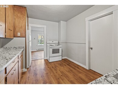 621 Oregon Way, Longview, WA 98632 - photo 7