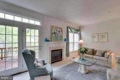 9142 Silvershadow Ct, Lorton, VA 22079 - photo 5