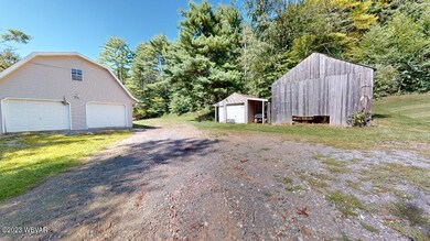 Detached garage
