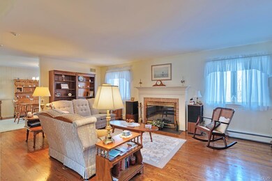 4745 S Mountain Dr, Emmaus, PA 18049 - photo 3