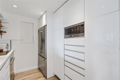 Mirador 1200 unit 615, Miami Beach, FL 33139 - photo 3