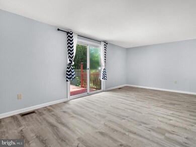 19313 Running Cedar Ct, Germantown, MD 20876 - photo 7