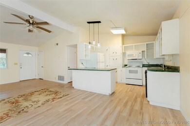 2017 N A St, McAlester, OK 74501 - photo 5