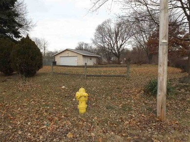 1638 Elizabeth St, Elkhart, IN 46516 - photo 2