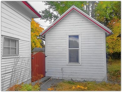 107 W Lincoln Ave, Chewelah, WA 99109 - photo 2