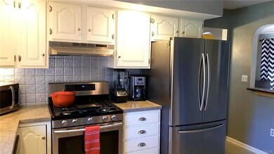 Modern appliances, including a gas stove!