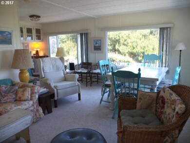 Living Room/Dining Room