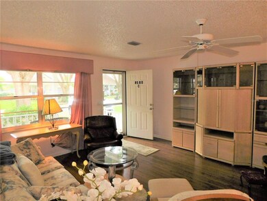 LIVING RM