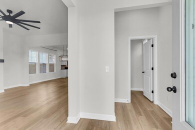 CREM - 226 Midtown-12