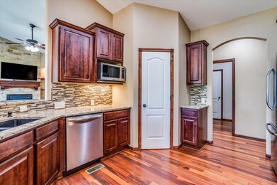 2224 N Flutter Ln, Wichita, KS 67228 - photo 3