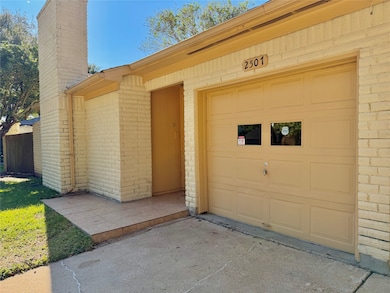 2507 Coopers Post Ln, Sugar Land, TX 77478 - photo 2