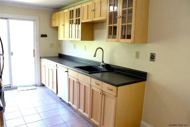 11 Oakwood Rd, Glenmont, NY 12077 - photo 4