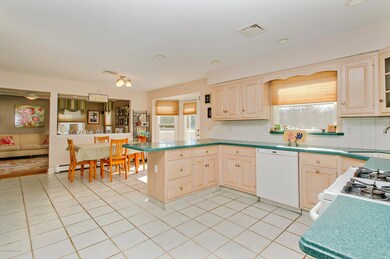 05_13LocksleyLane_191_KitchenBreakfastRo