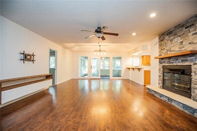 133 Mayfair Dr, Bella Vista, AR 72715 - photo 3