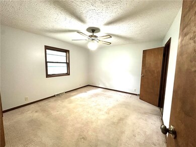 2350 E 200 Rd N, Pana, IL 62557 - photo 5