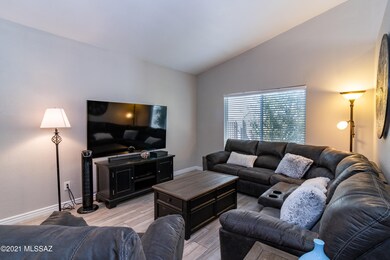 5060 W Pheasant St-7