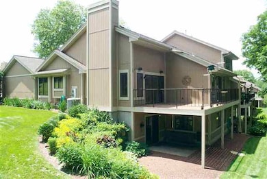 3436 Valley Creek Cir, Middleton, WI 53562 - photo 2