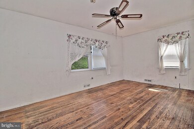 19 Manor Dr, Manahawkin, NJ 08050 - photo 7